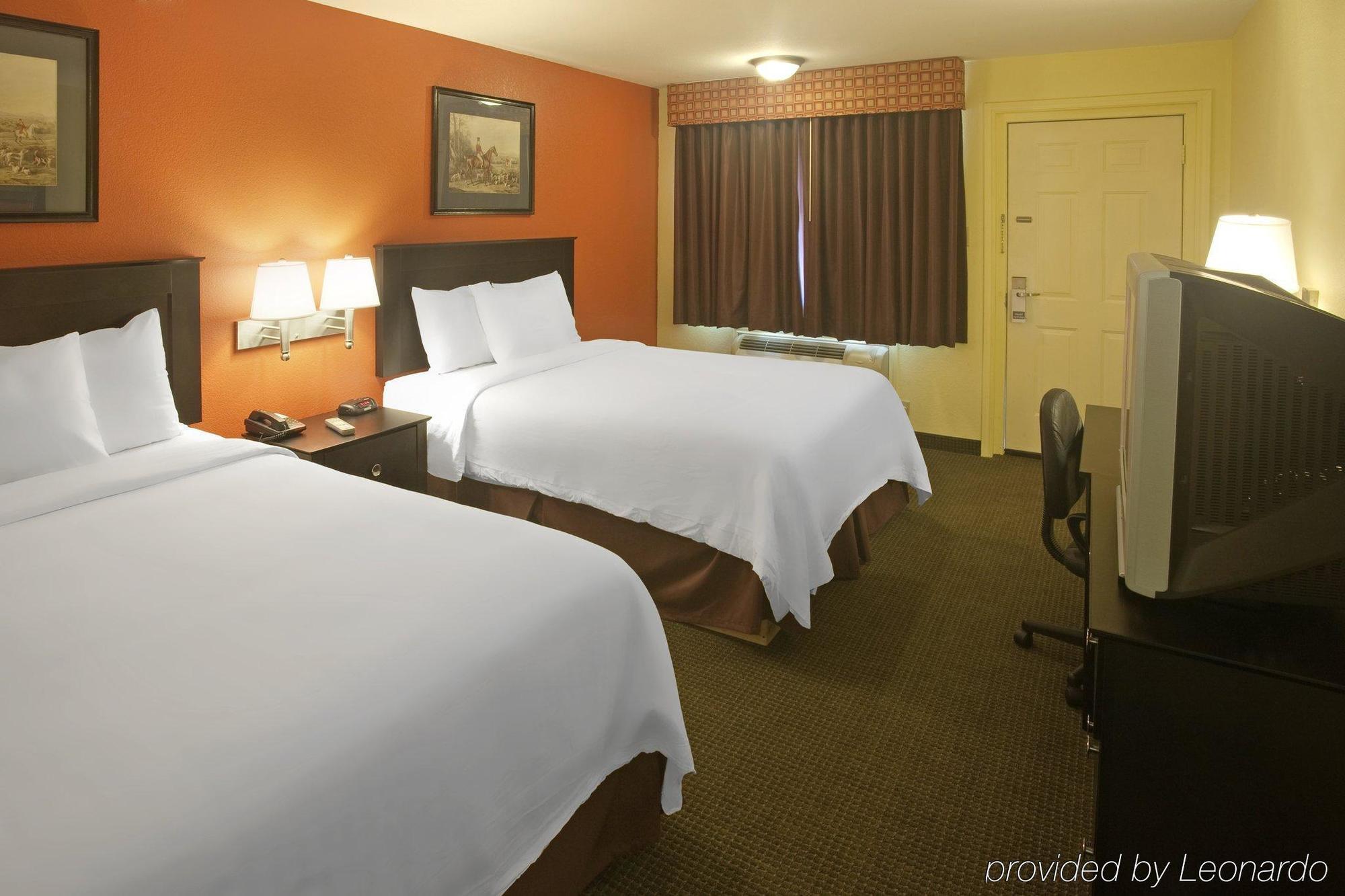 Americas Best Value Inn Waco - Franklin Avenue Room photo