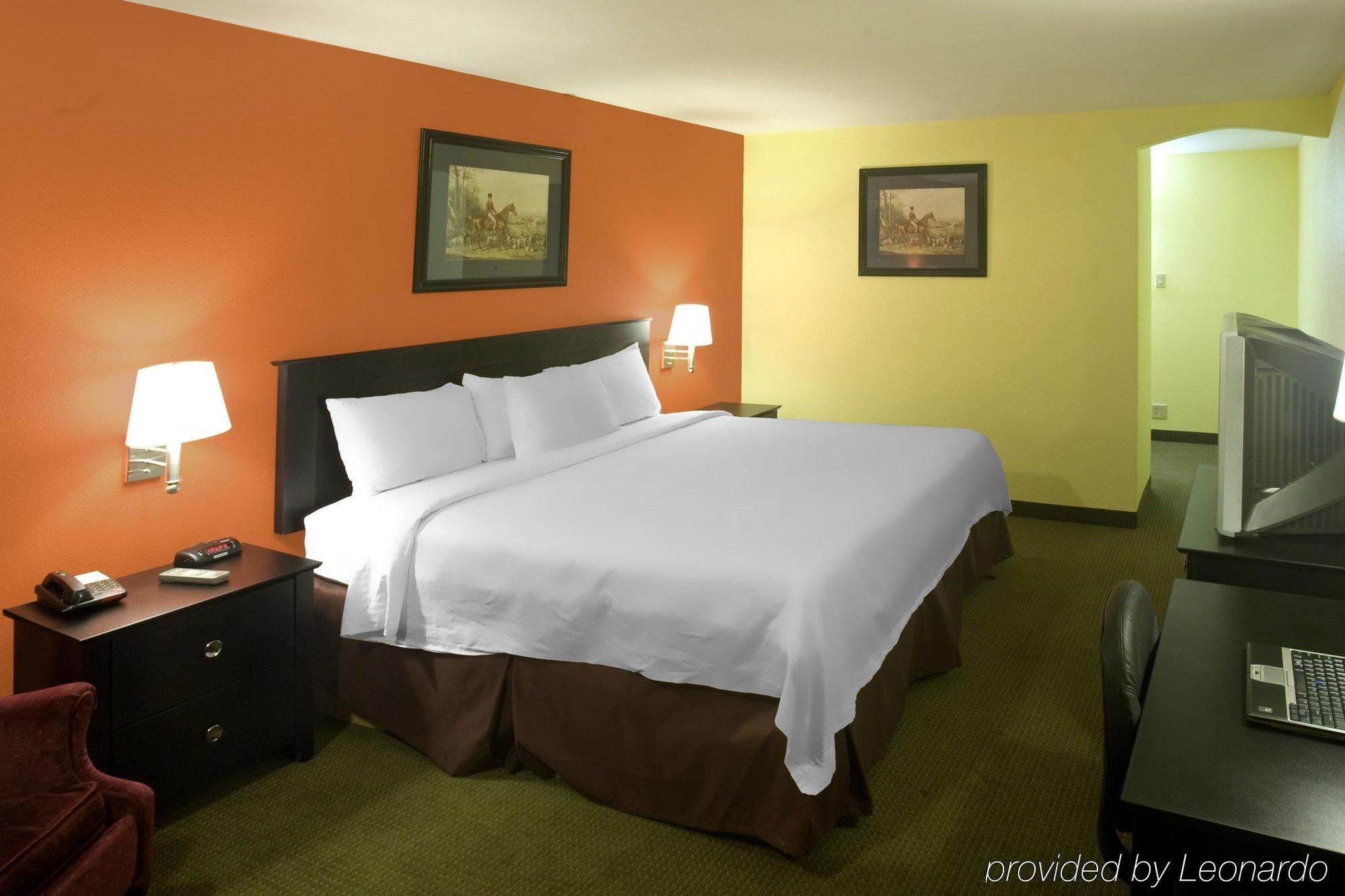 Americas Best Value Inn Waco - Franklin Avenue Room photo
