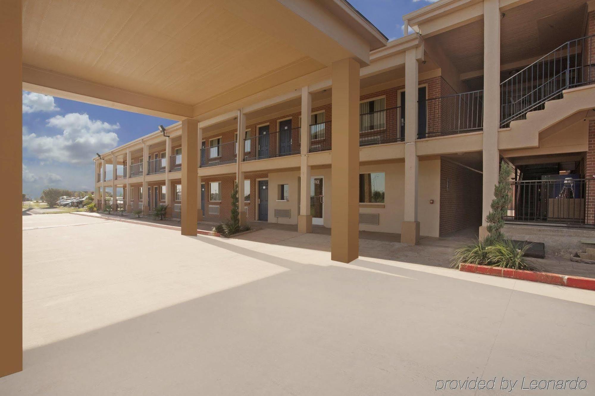 Americas Best Value Inn Waco - Franklin Avenue Exterior photo