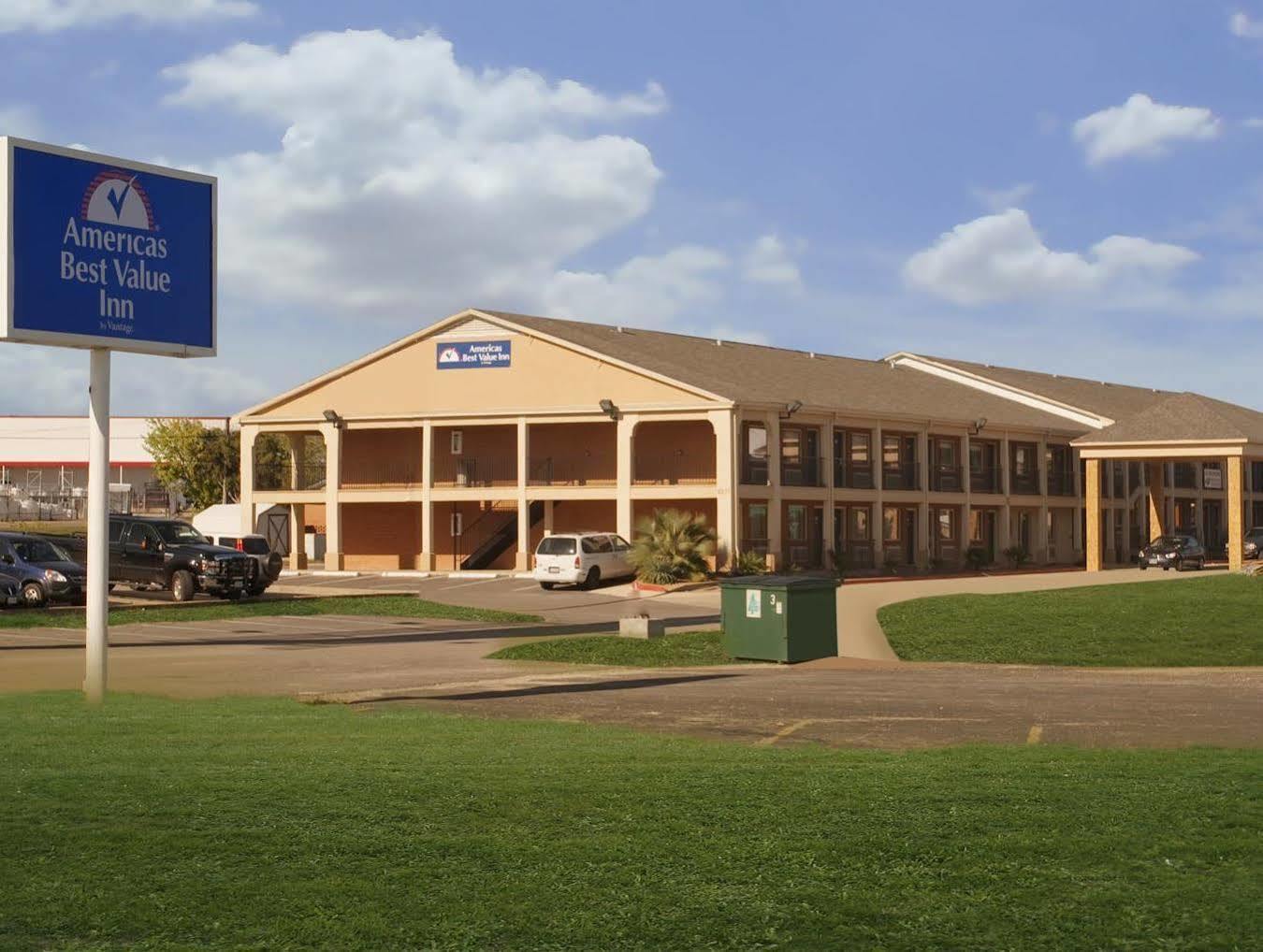 Americas Best Value Inn Waco - Franklin Avenue Exterior photo